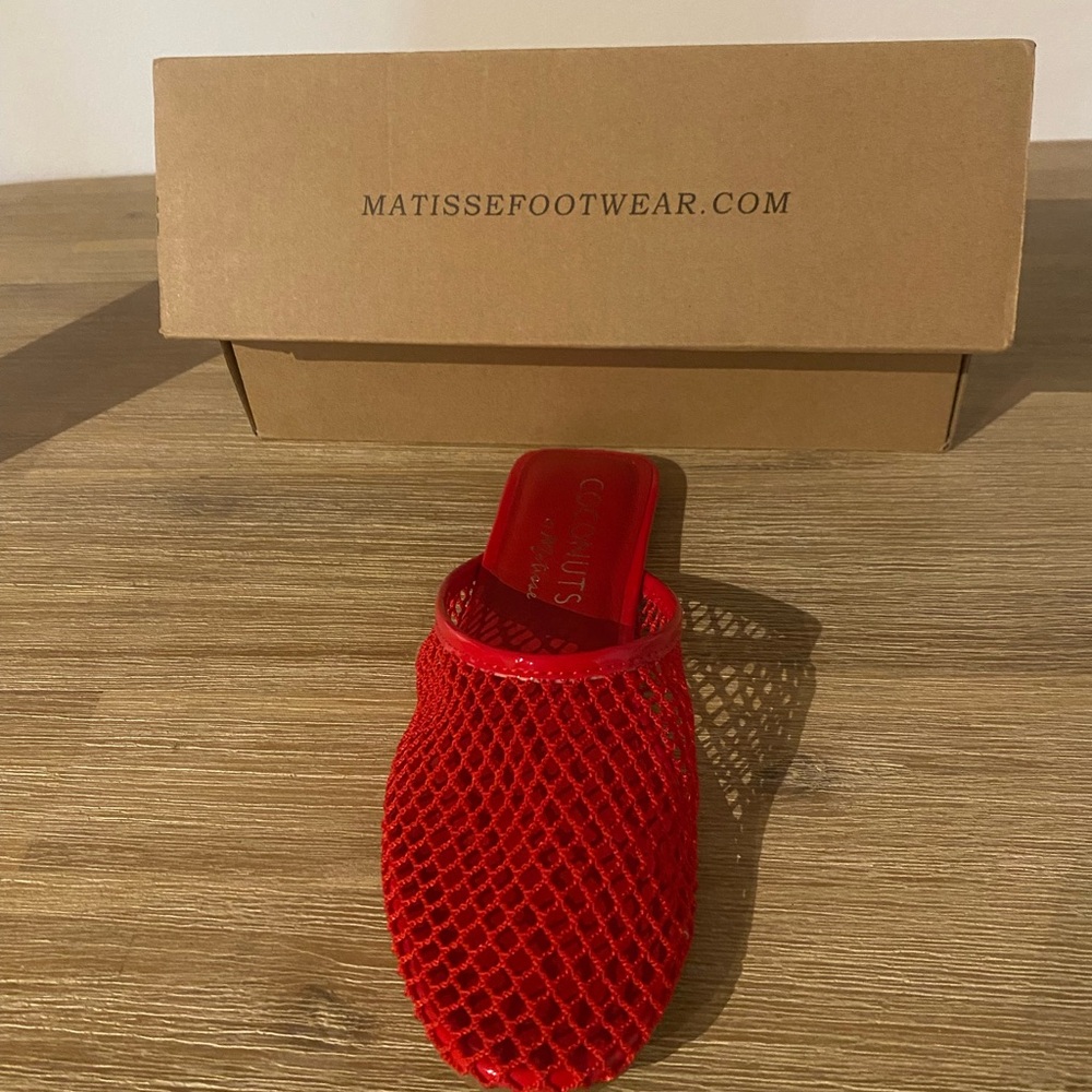 Coconuts By Matisse Brooklyn Mesh Mule Slides